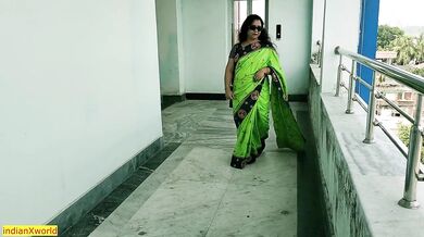 হট মিল্ফ সৎ আন্টিকে প্রলুব্ধ করে সেক্স