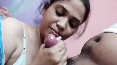 দেশি ভাবী স্বামীকে ব্লোজব দিচ্ছেন