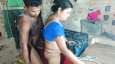 নতুন জামাই এসে শাশুড়ির গুদ মেরে দিল