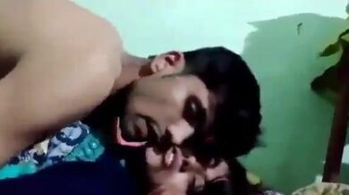 সুন্দরী, কুমারী বাঙালি মেয়ের প্রেমিকের সাথে প্রথমবারের মতো বেদনাদায়ক যৌন মিলন